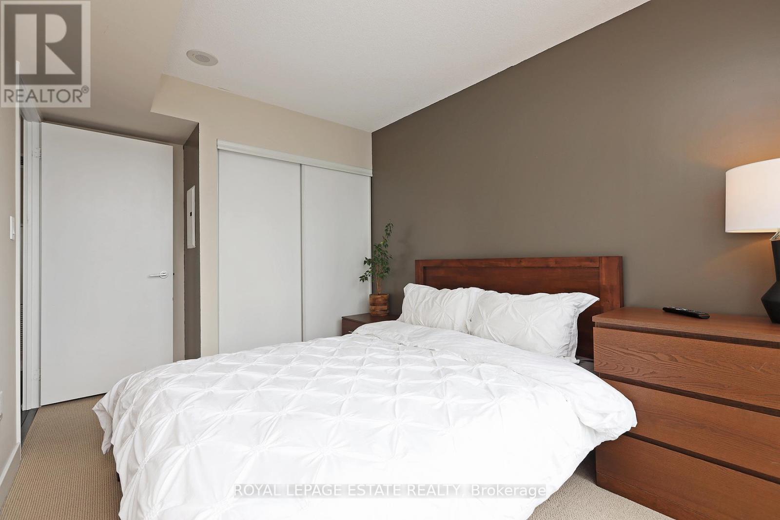 1701 - 10 Capreol Court, Toronto, Ontario  M5V 4B3 - Photo 16 - C13238192