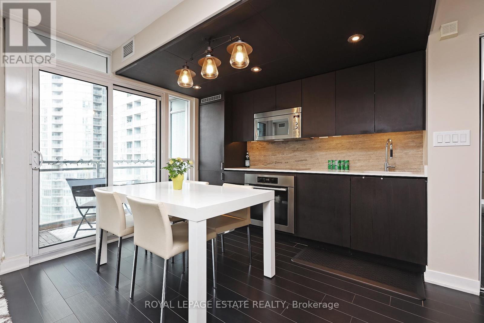 1701 - 10 Capreol Court, Toronto, Ontario  M5V 4B3 - Photo 7 - C13238192