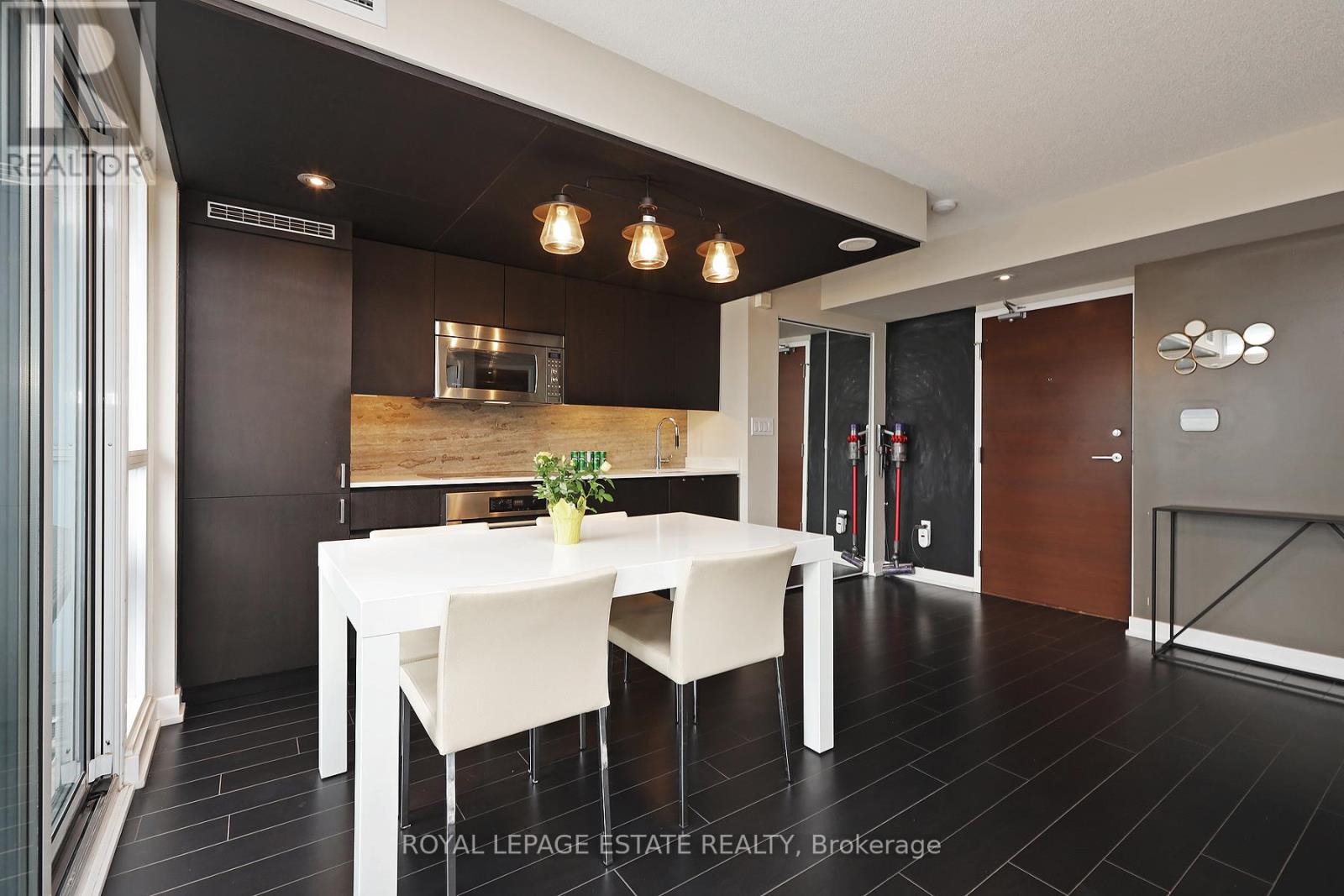 1701 - 10 Capreol Court, Toronto, Ontario  M5V 4B3 - Photo 9 - C13238192