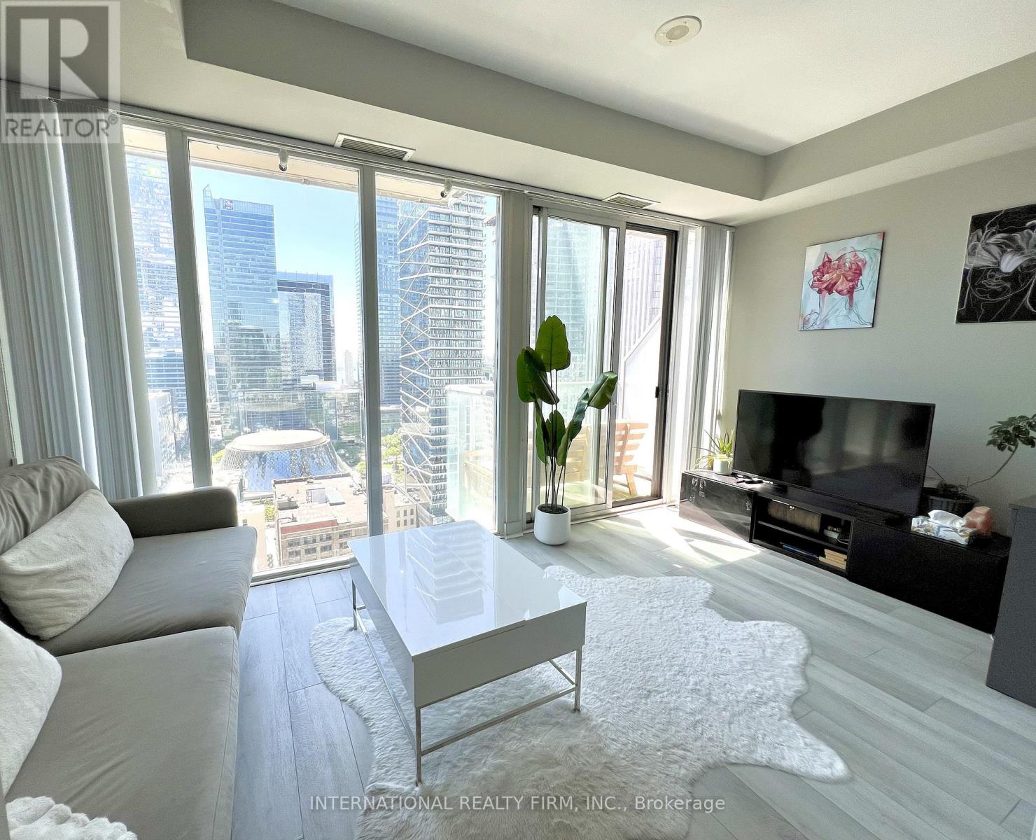 2302 - 126 SIMCOE STREET, Toronto, Ontario