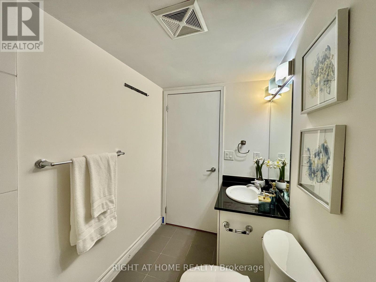 503 - 12 Yonge Street, Toronto, Ontario  M5E 1Z9 - Photo 12 - C13238224