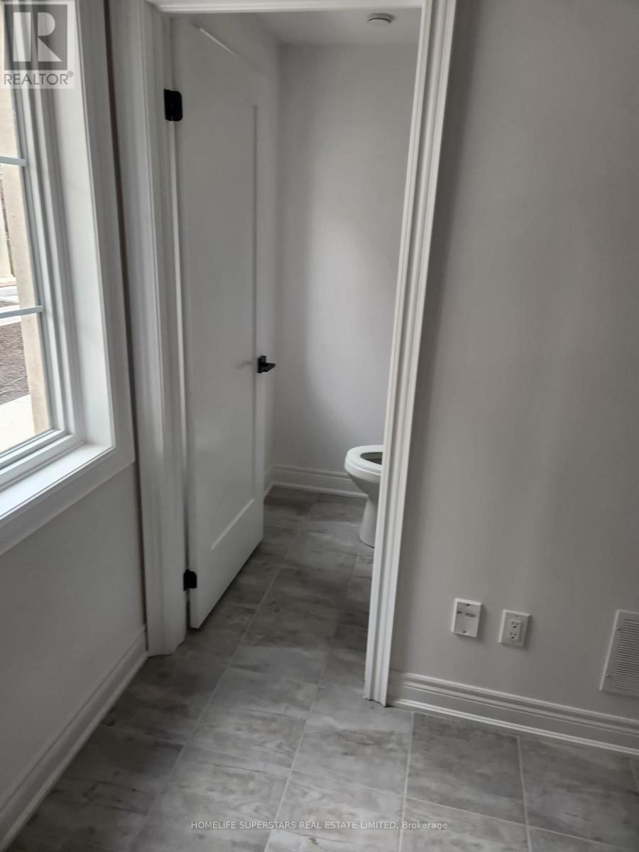 31 - 280 Melody Common E, Oakville, Ontario  L6H 7H2 - Photo 35 - W13238214