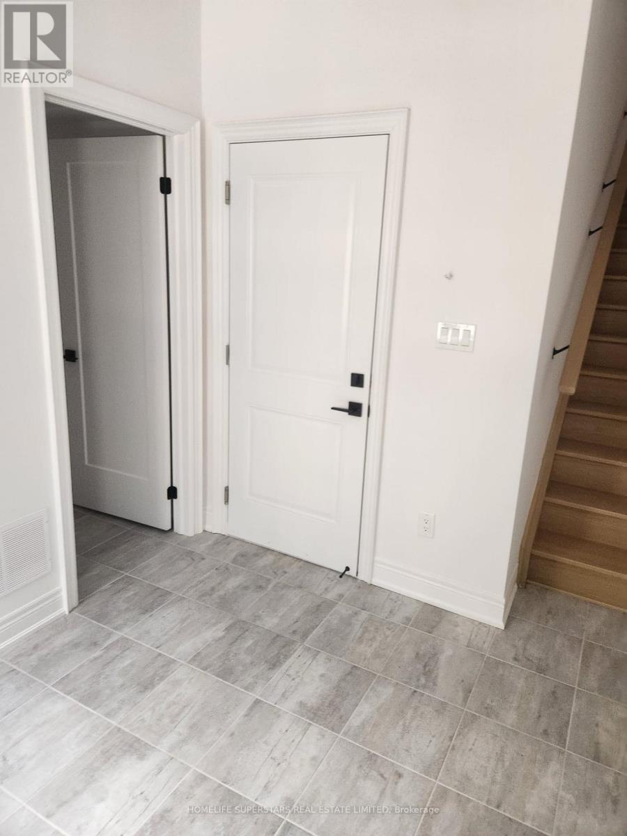 31 - 280 Melody Common E, Oakville, Ontario  L6H 7H2 - Photo 6 - W13238214