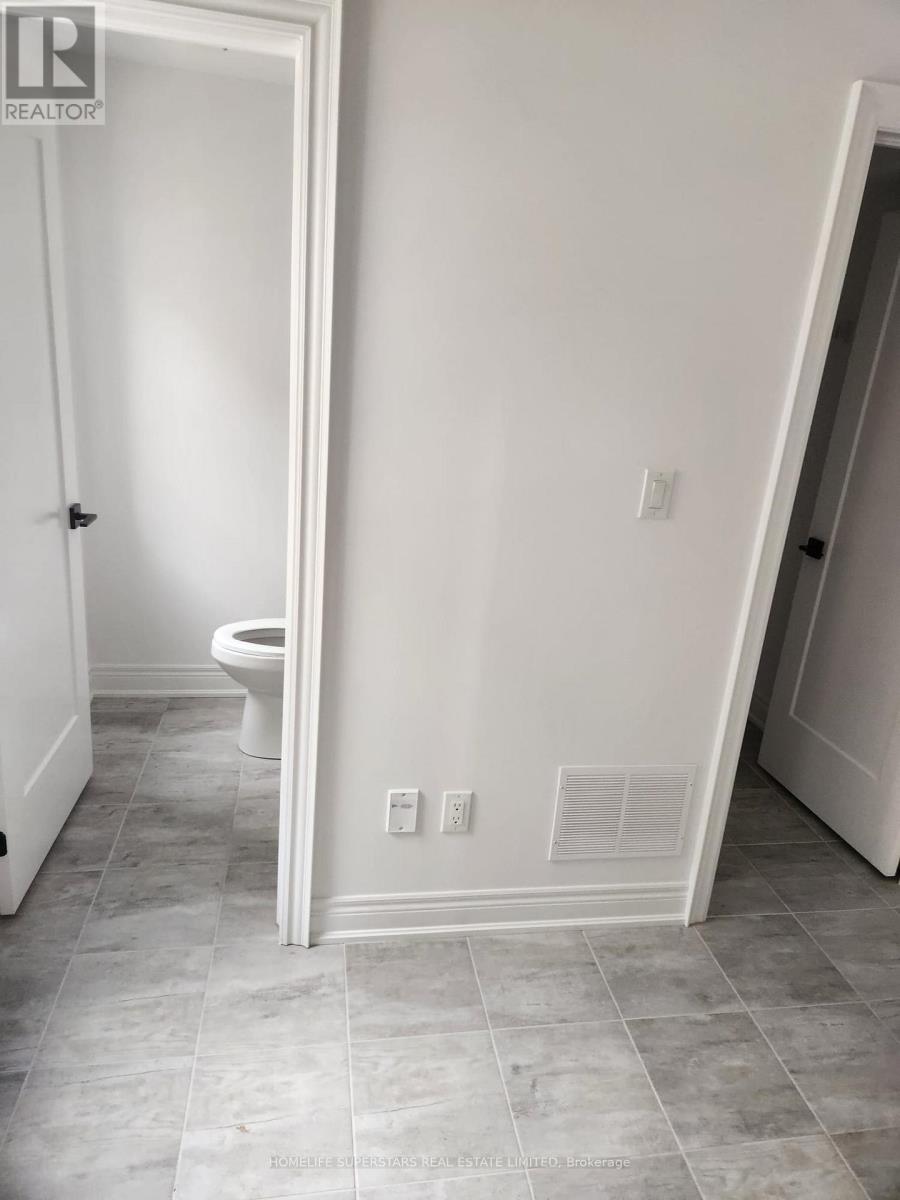 31 - 280 Melody Common E, Oakville, Ontario  L6H 7H2 - Photo 7 - W13238214