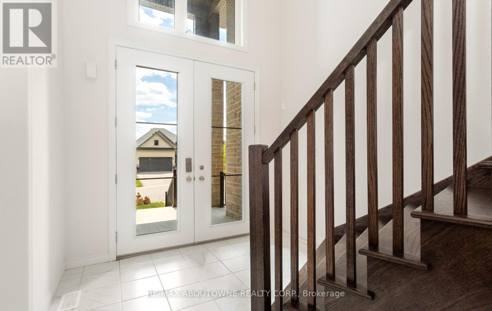10 Mcgovern Lane, Brant, Ontario  N3L 0K3 - Photo 4 - X13238232