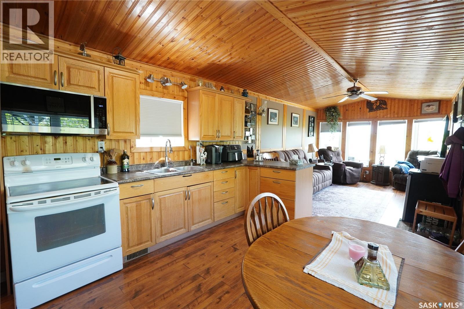 504 Lakeview Crescent, Saskatchewan Beach, Saskatchewan  S0K 4L0 - Photo 10 - SK038193