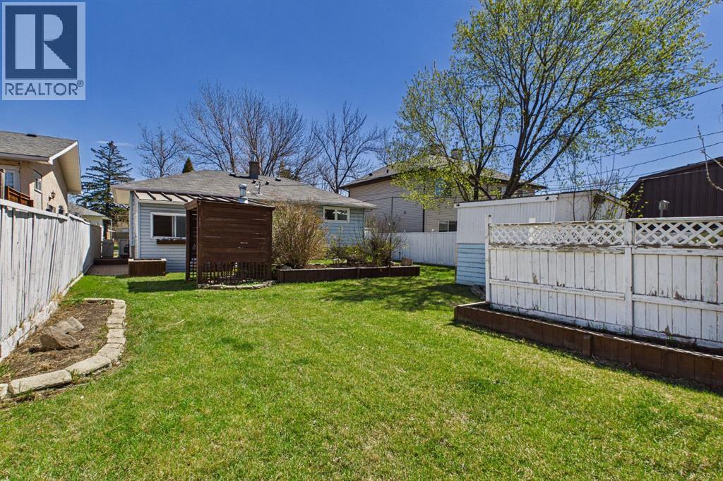 7411 21  Se, Calgary, Alberta  T2C 0V4 - Photo 31 - A2311683