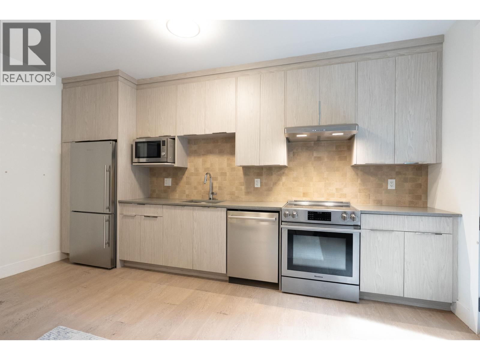 900 Hendry Avenue, North Vancouver, British Columbia  V7L 4E2 - Photo 34 - R3125967