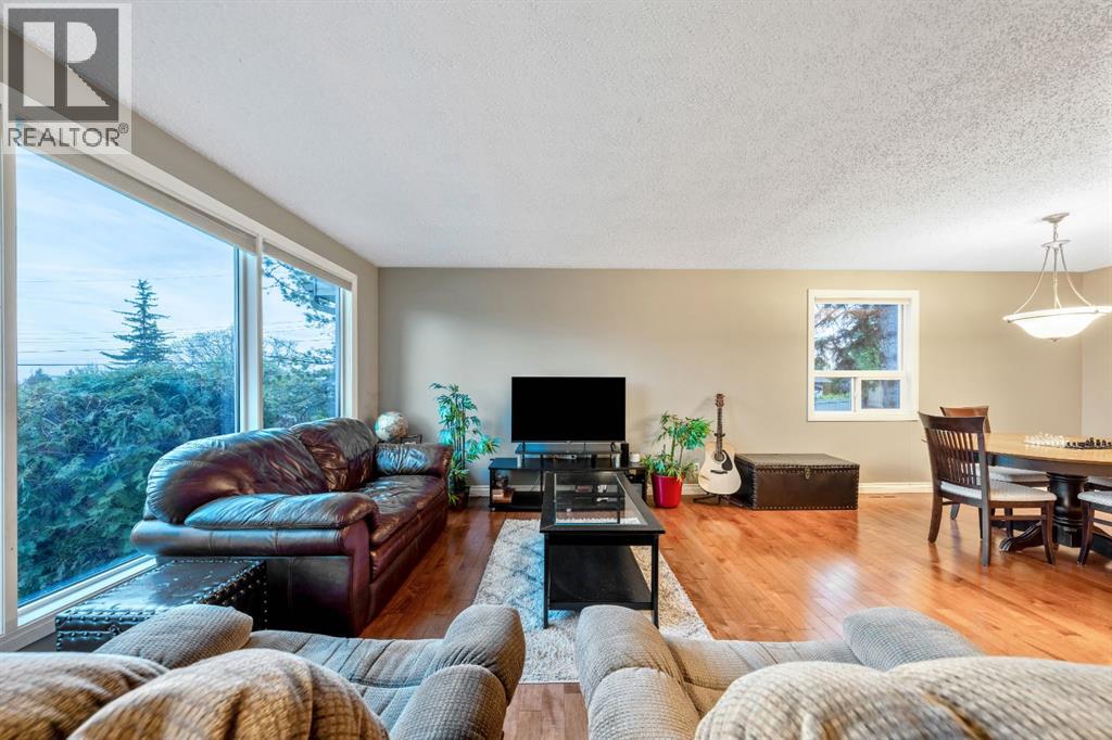 6003 Legsby Road Sw, Calgary, Alberta  T3E 5G5 - Photo 6 - A2313654
