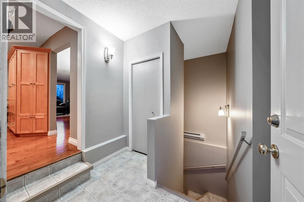 6003 Legsby Road Sw, Calgary, Alberta  T3E 5G5 - Photo 21 - A2313654