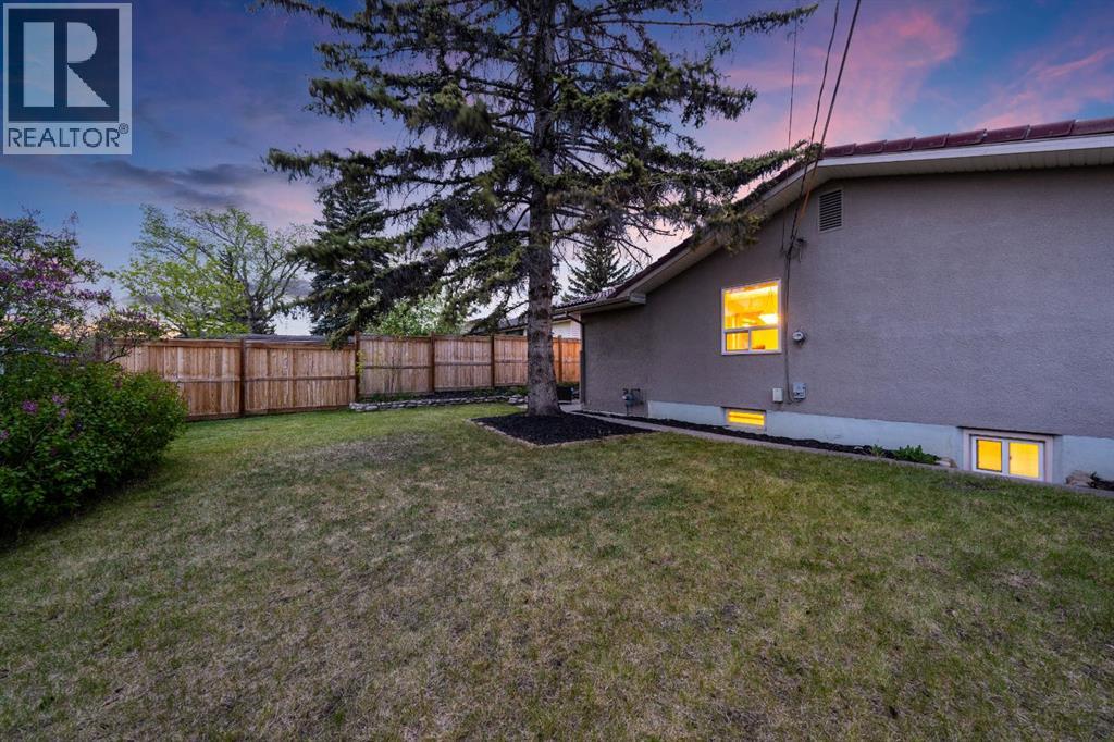 6003 Legsby Road Sw, Calgary, Alberta  T3E 5G5 - Photo 40 - A2313654