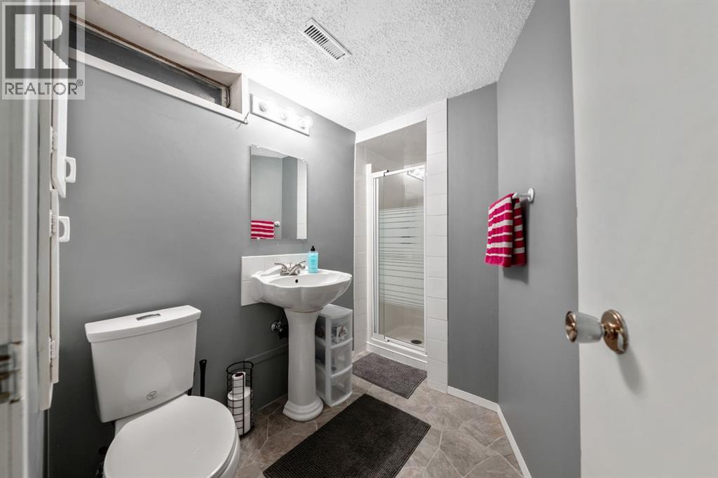 6003 Legsby Road Sw, Calgary, Alberta  T3E 5G5 - Photo 28 - A2313654