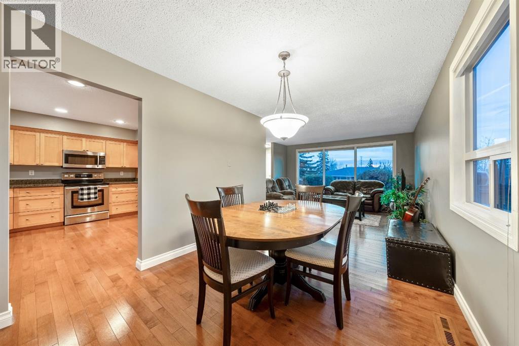 6003 Legsby Road Sw, Calgary, Alberta  T3E 5G5 - Photo 12 - A2313654