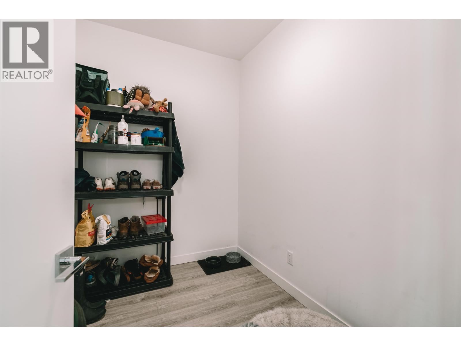 Listing image 24