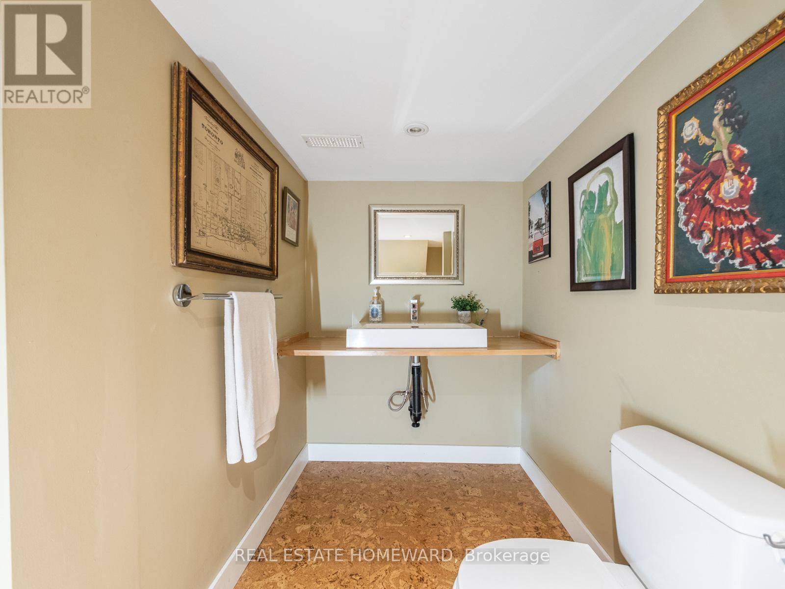 228 Bingham Avenue, Toronto, Ontario  M4E 3R5 - Photo 20 - E13235340