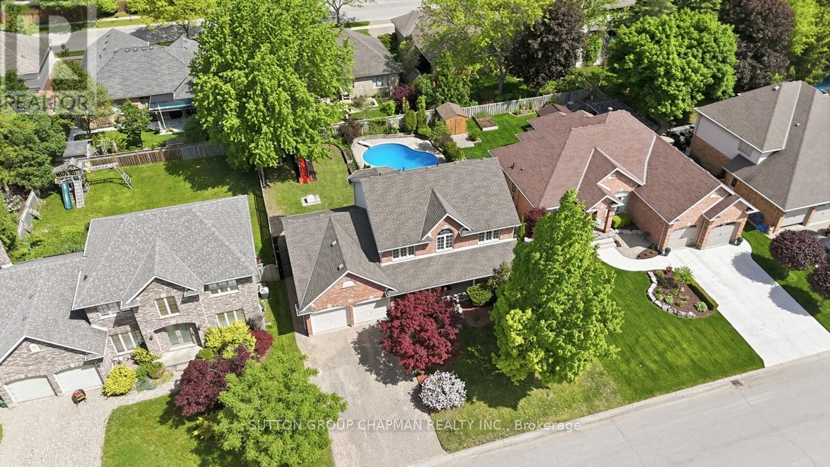 110 GREEN HEDGE LANE, London North, Ontario