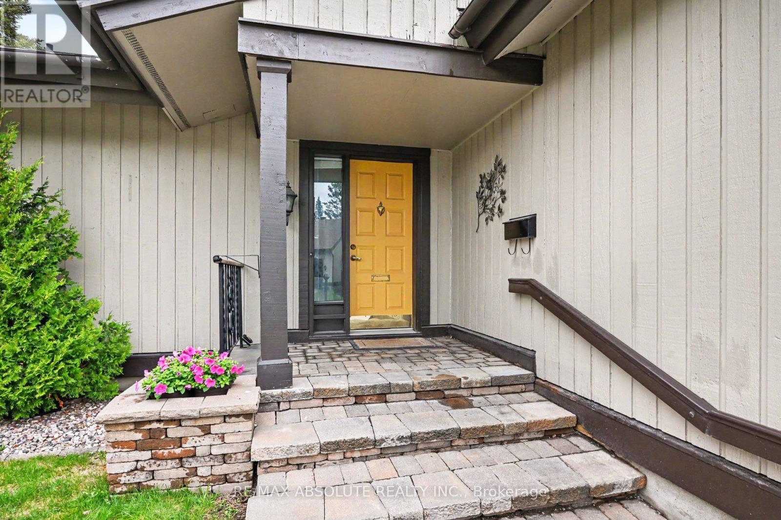 31 Spyglass Ridge, Ottawa, Ontario  K2S 1R6 - Photo 3 - X13238408