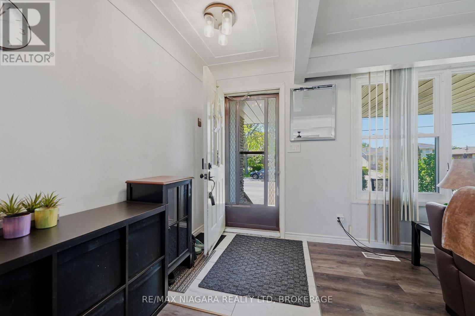 230 Wellington Street, Welland, Ontario  L3B 1B5 - Photo 3 - X13238428