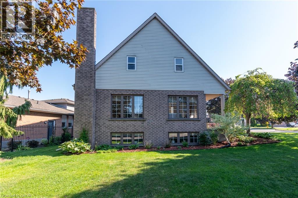 31 Windermere Court, Kitchener, Ontario  N2N 2W3 - Photo 2 - 40836644
