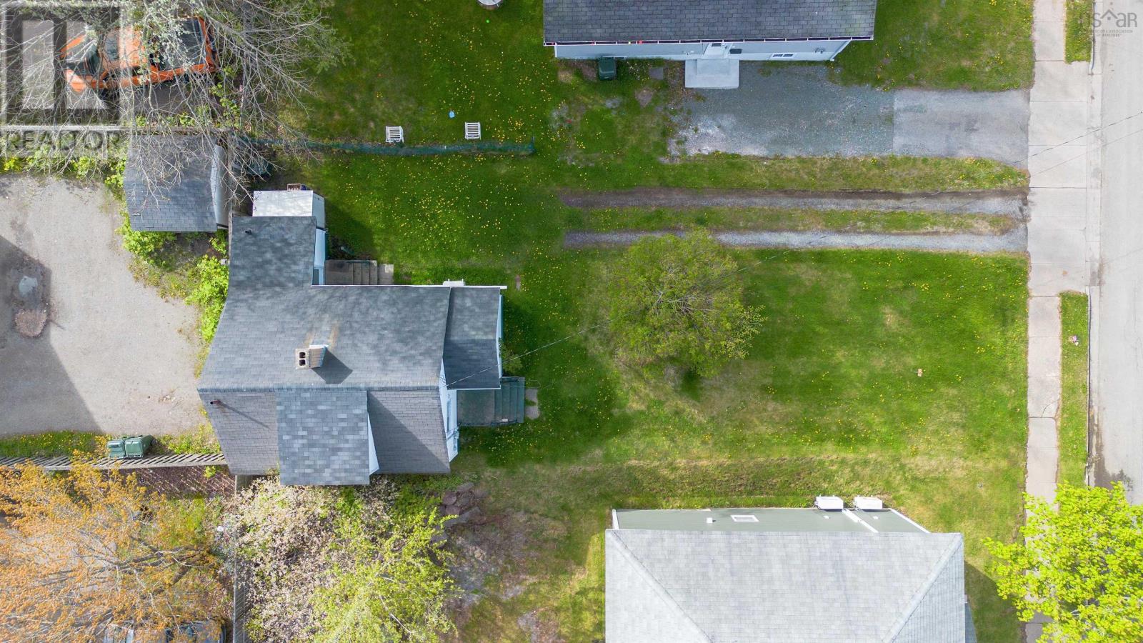 70 Fairview Street, Sydney, Nova Scotia  B1P 1R3 - Photo 2 - 202613174