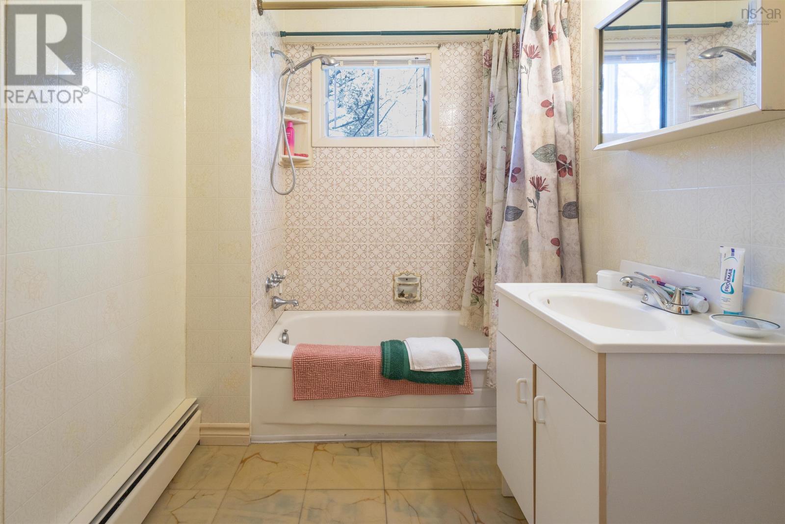70 Fairview Street, Sydney, Nova Scotia  B1P 1R3 - Photo 15 - 202613174