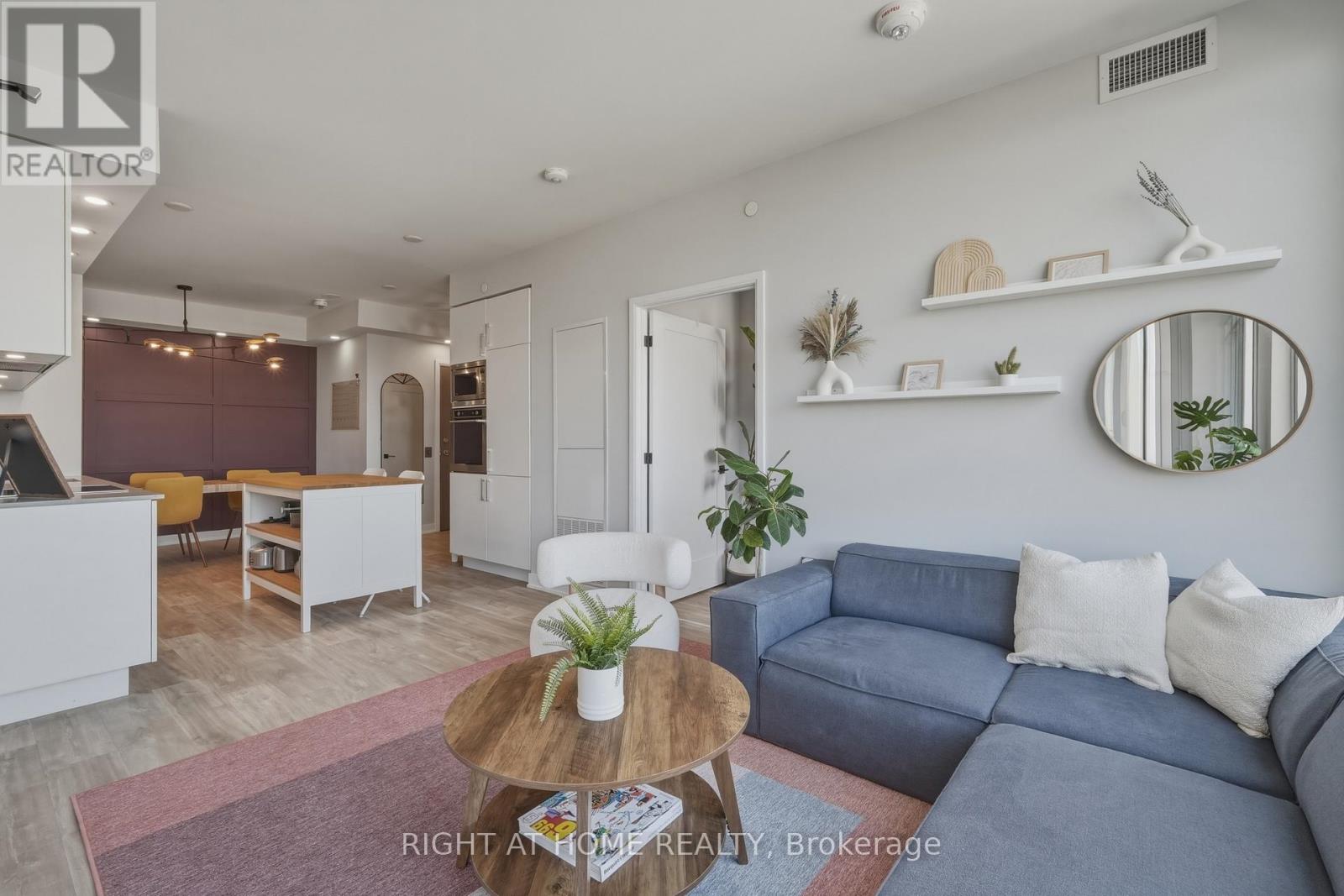 1701 - 576 Front Street W, Toronto, Ontario  M5V 0P8 - Photo 1 - C13238254