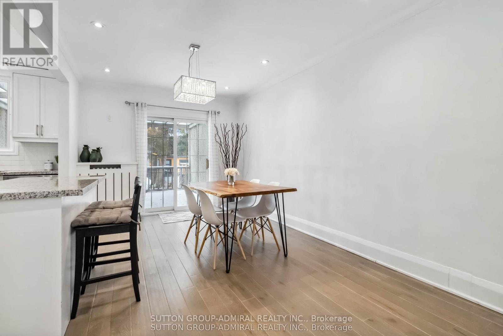 326 St Germain Avenue, Toronto, Ontario  M5M 1W3 - Photo 10 - C13238282