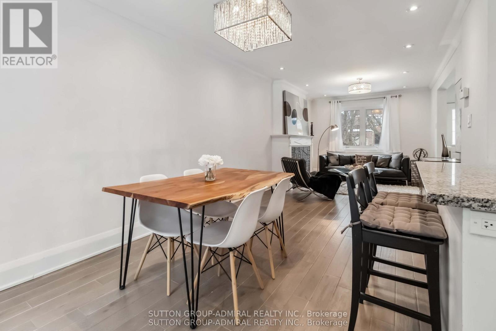 326 St Germain Avenue, Toronto, Ontario  M5M 1W3 - Photo 12 - C13238282