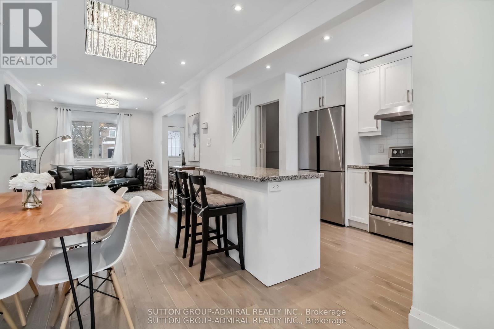 326 St Germain Avenue, Toronto, Ontario  M5M 1W3 - Photo 13 - C13238282