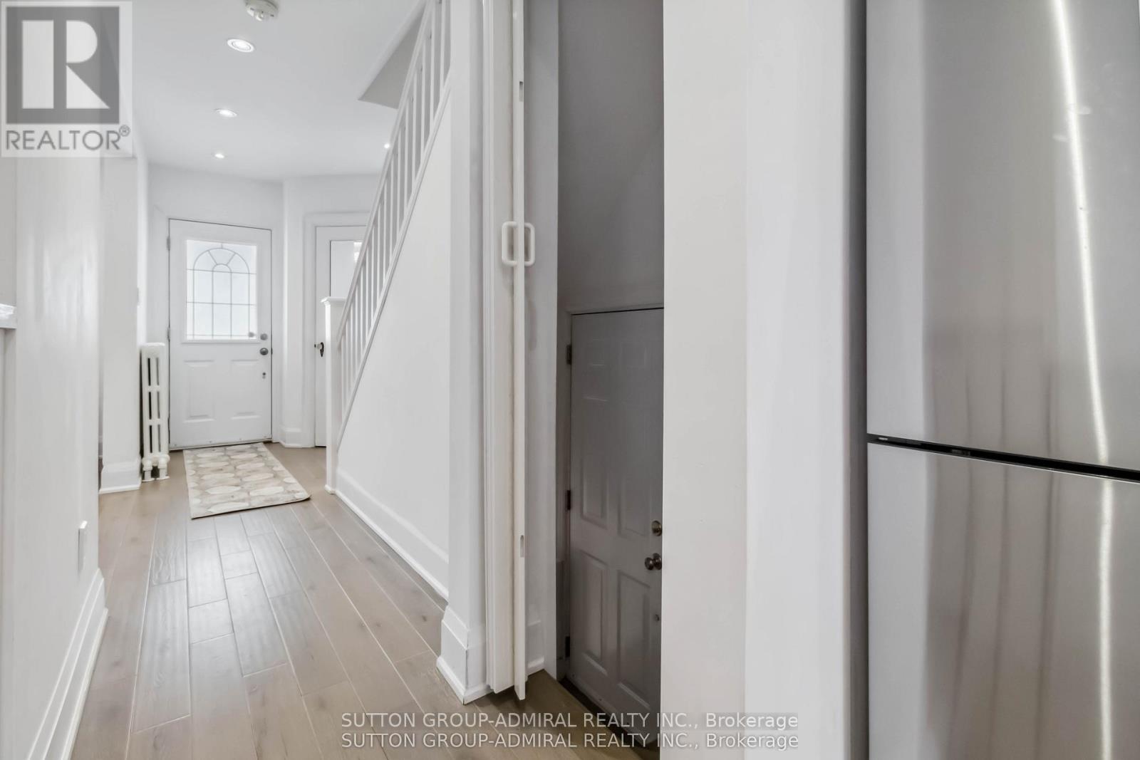 326 St Germain Avenue, Toronto, Ontario  M5M 1W3 - Photo 17 - C13238282