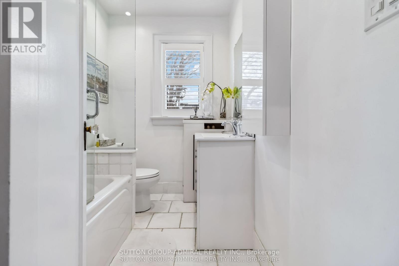 326 St Germain Avenue, Toronto, Ontario  M5M 1W3 - Photo 24 - C13238282