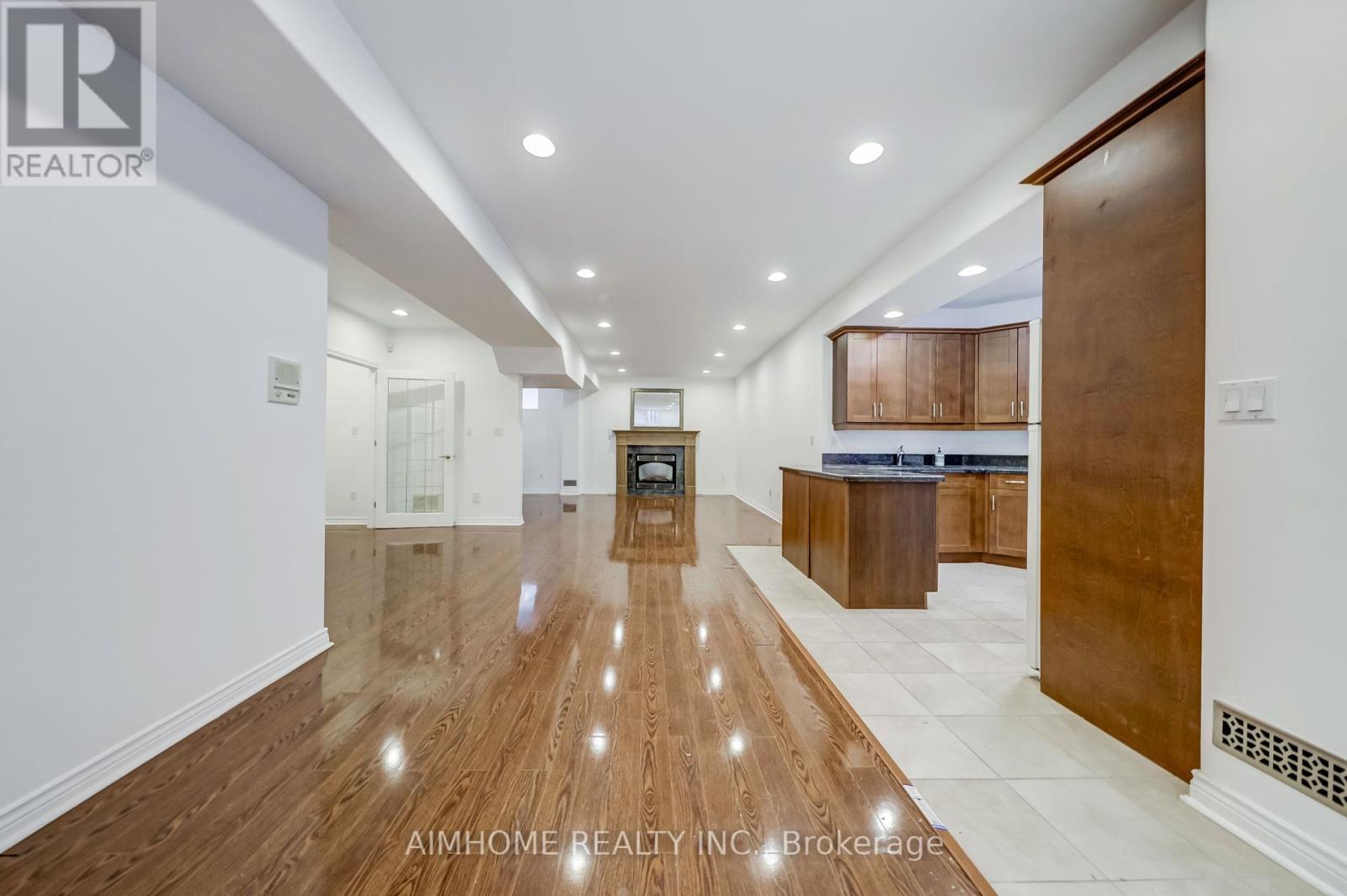 Lower-L - 248 Dunview Avenue, Toronto, Ontario  M2N 4J2 - Photo 4 - C13238300