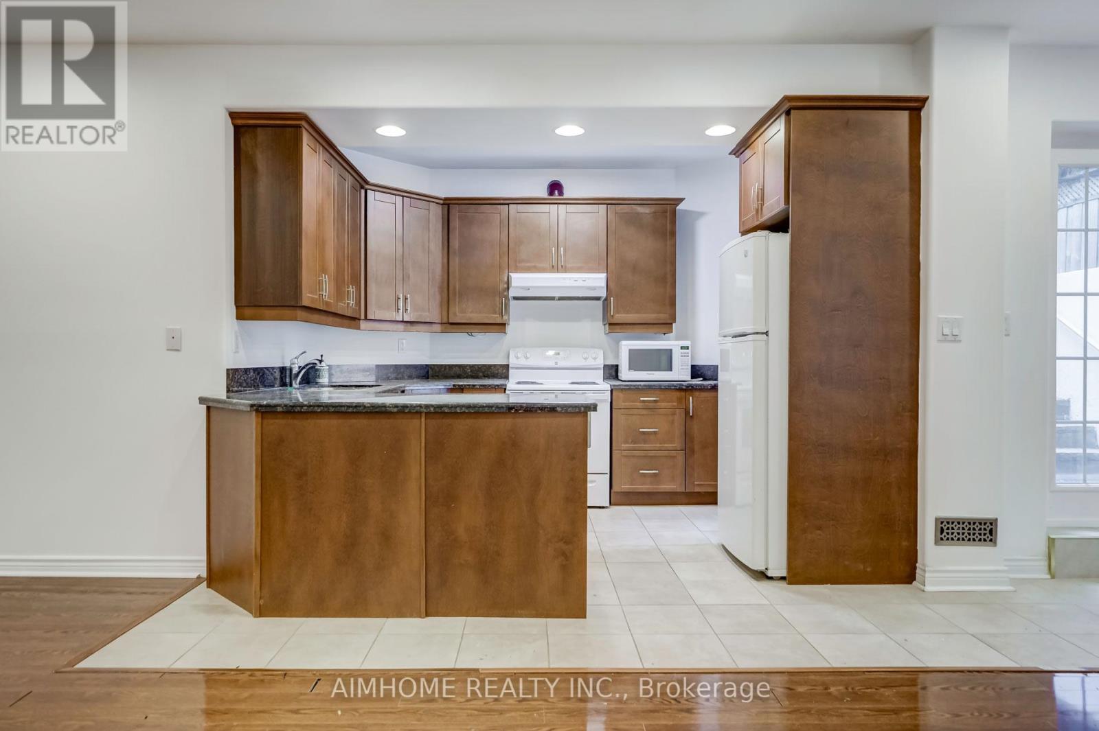 Lower-L - 248 Dunview Avenue, Toronto, Ontario  M2N 4J2 - Photo 5 - C13238300