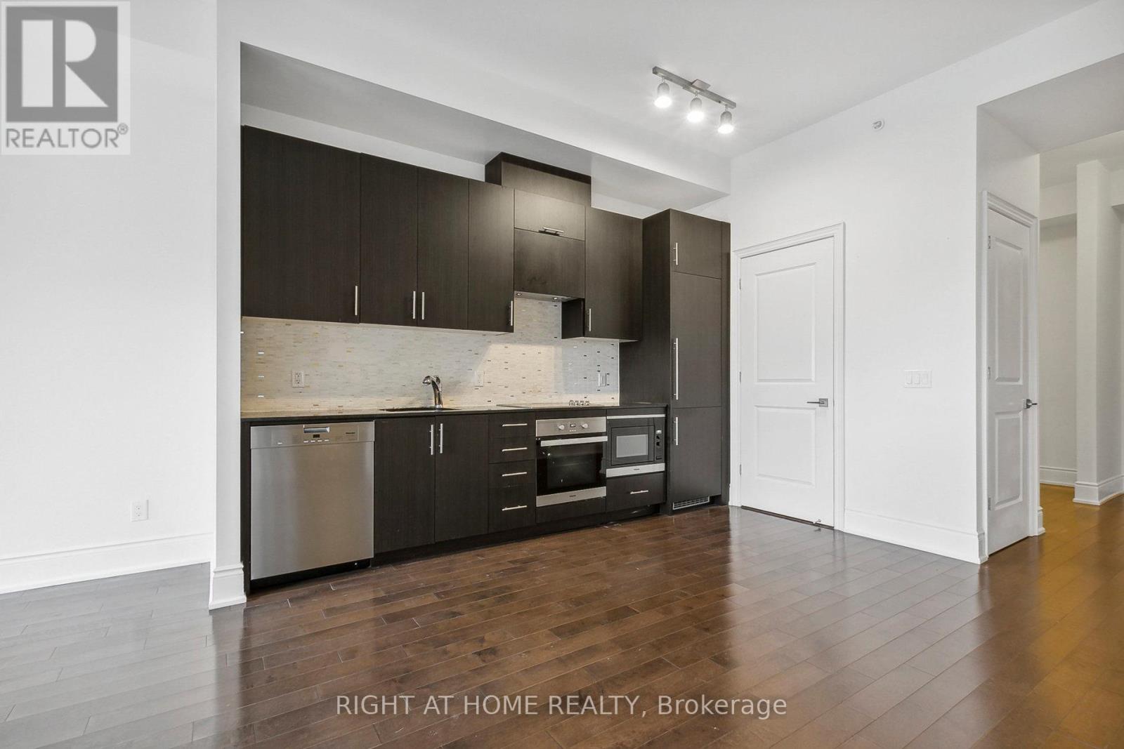 816 - 23 Glebe Road, Toronto, Ontario  M5P 0A1 - Photo 18 - C13238340