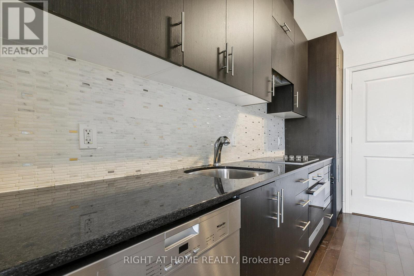 816 - 23 Glebe Road, Toronto, Ontario  M5P 0A1 - Photo 20 - C13238340