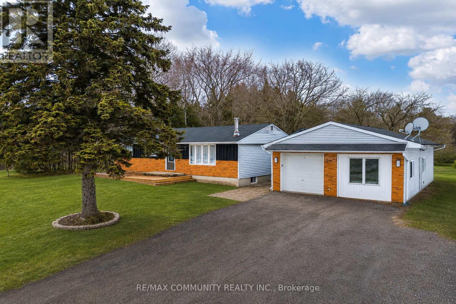 11490 Simcoe Street, Scugog, Ontario  L9L 1B3 - Photo 1 - E13238278