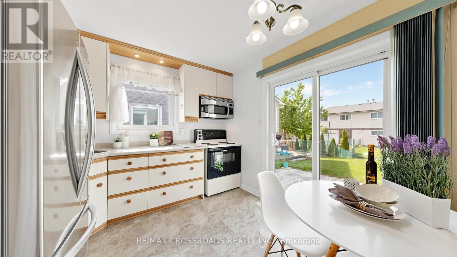 140 Goldhawk Trail, Toronto, Ontario  M1V 1W5 - Photo 11 - E13238286
