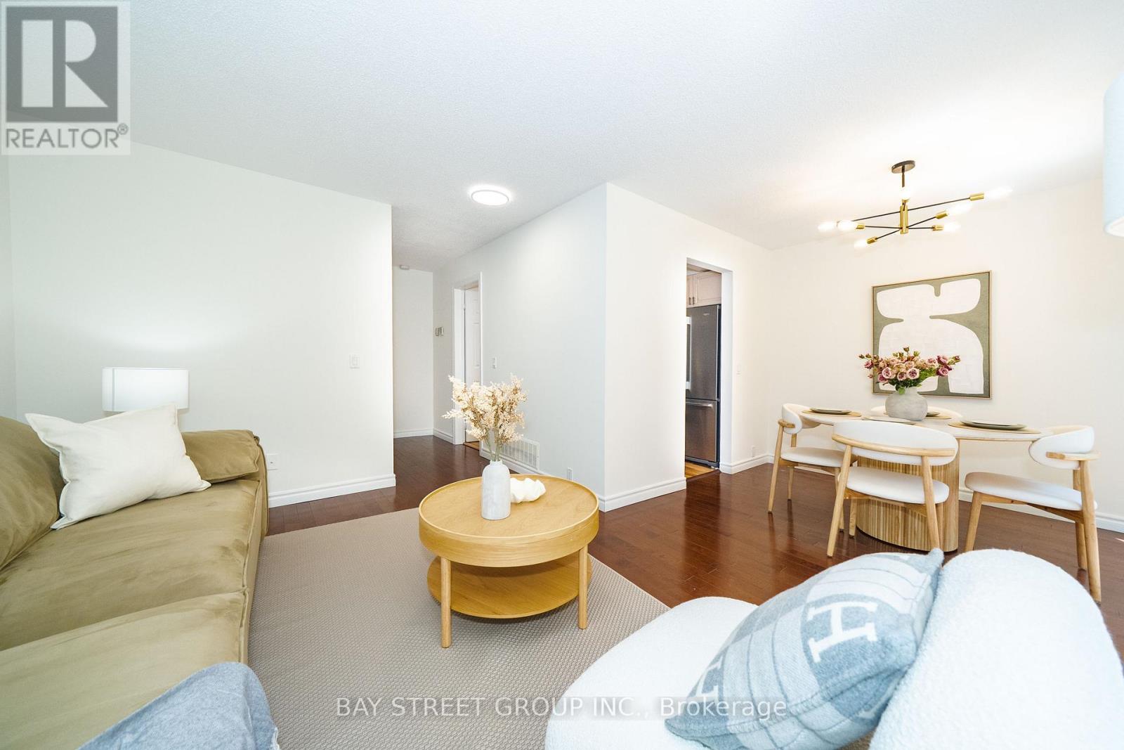 27 Vanessa Road, Markham, Ontario  L3R 4W1 - Photo 5 - N13238304