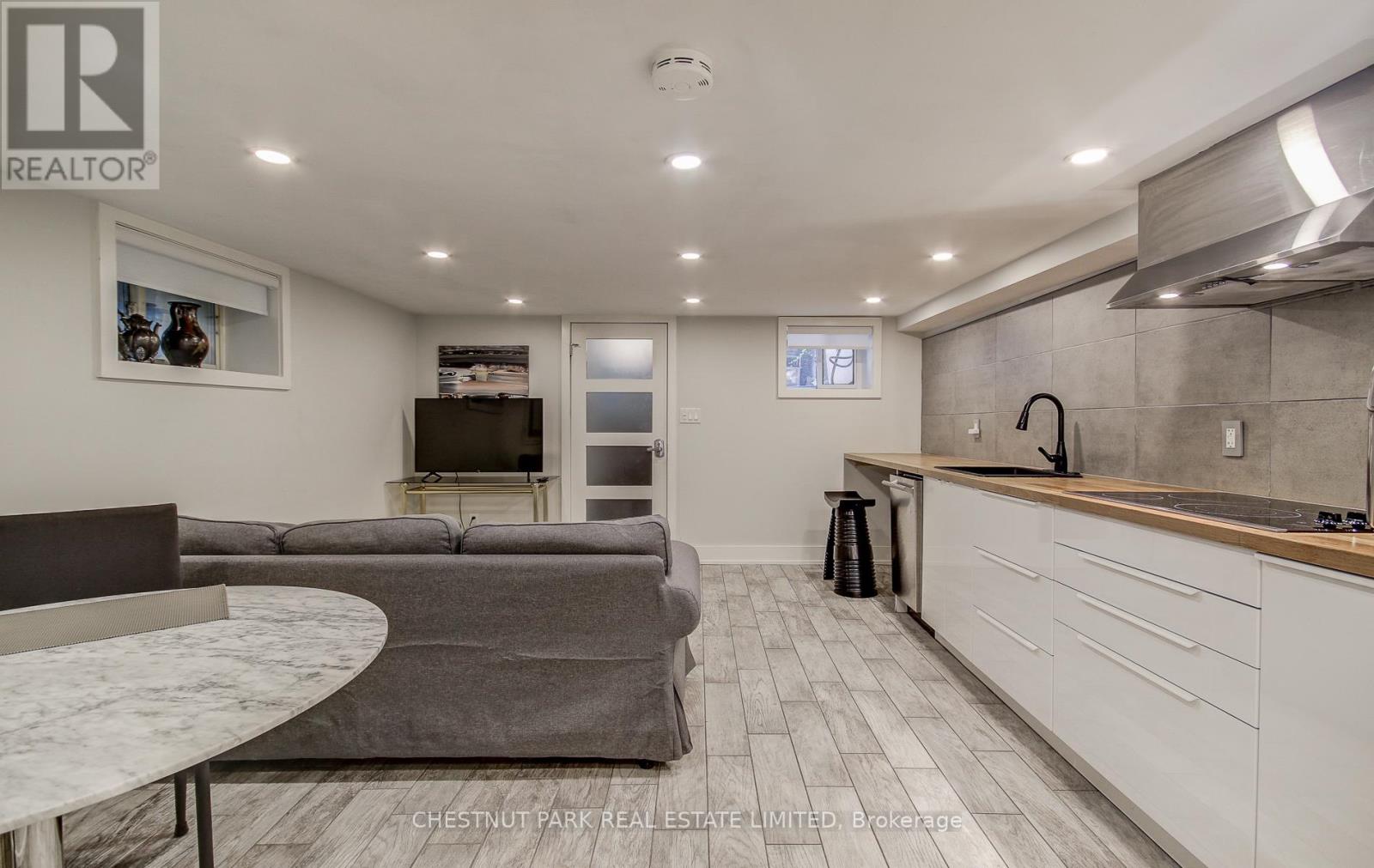 Rear - 95 Parkside Drive, Toronto, Ontario  M6R 2Y8 - Photo 14 - W13238258