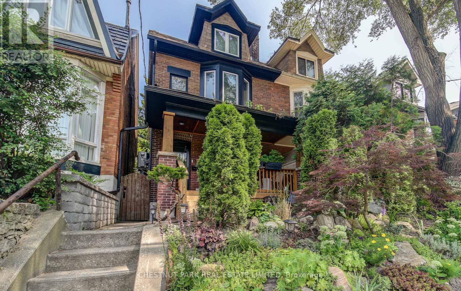 Rear - 95 Parkside Drive, Toronto, Ontario  M6R 2Y8 - Photo 2 - W13238258