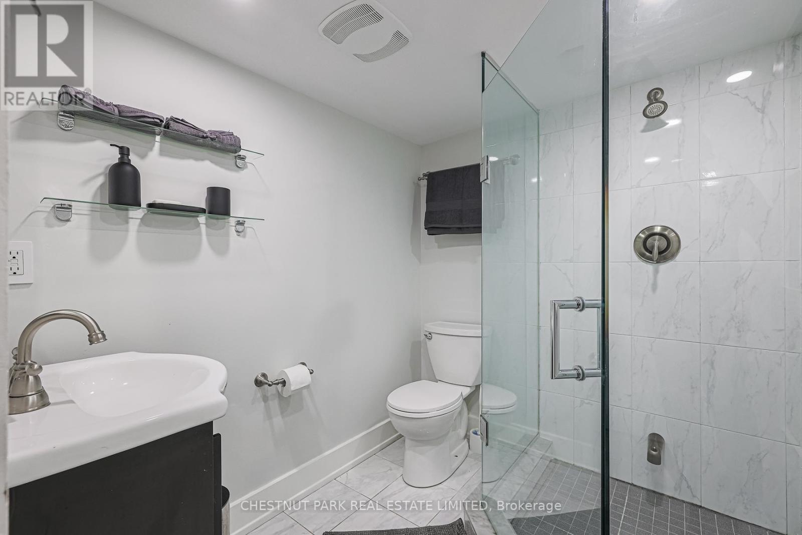 Rear - 95 Parkside Drive, Toronto, Ontario  M6R 2Y8 - Photo 23 - W13238258
