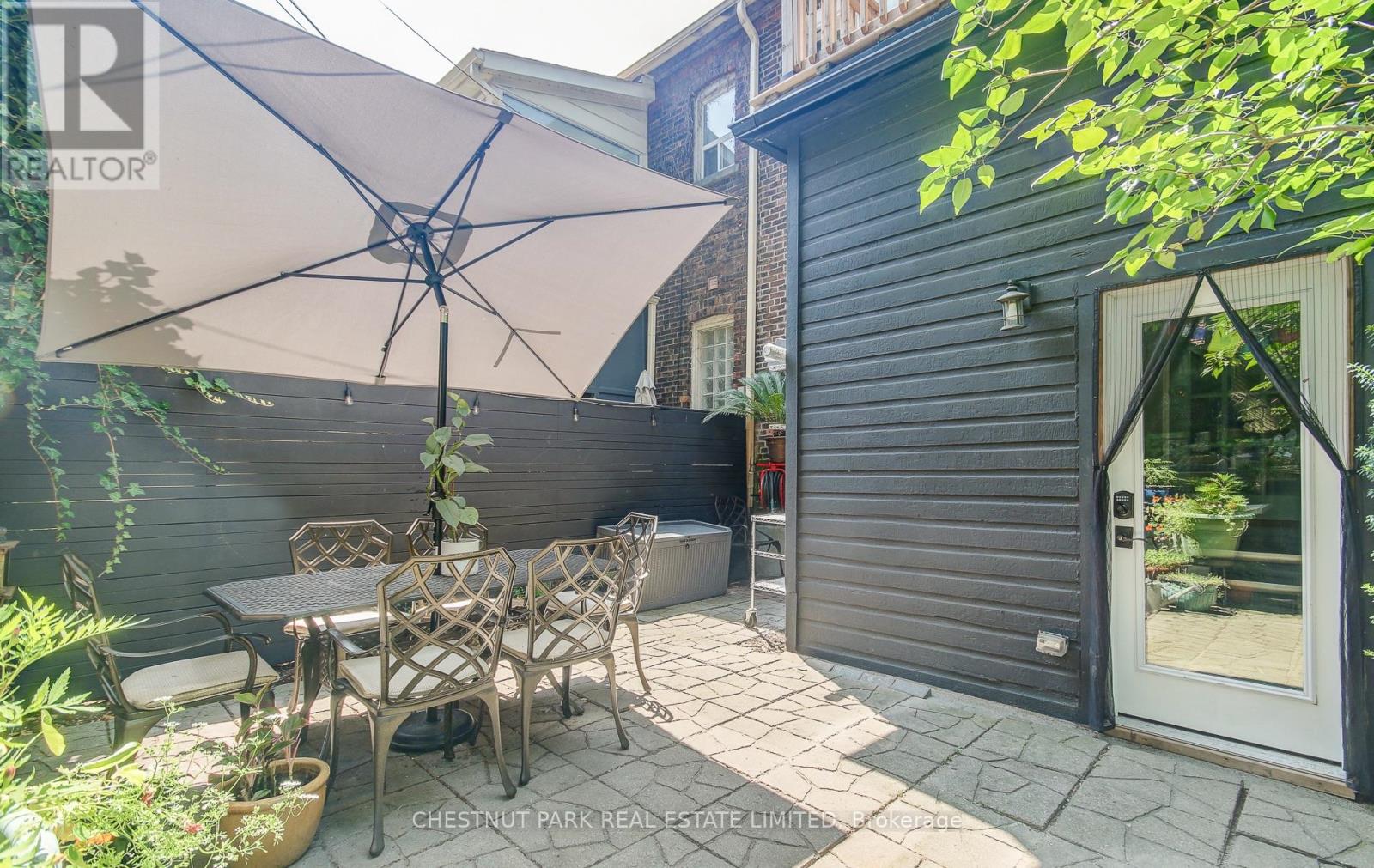 Rear - 95 Parkside Drive, Toronto, Ontario  M6R 2Y8 - Photo 26 - W13238258