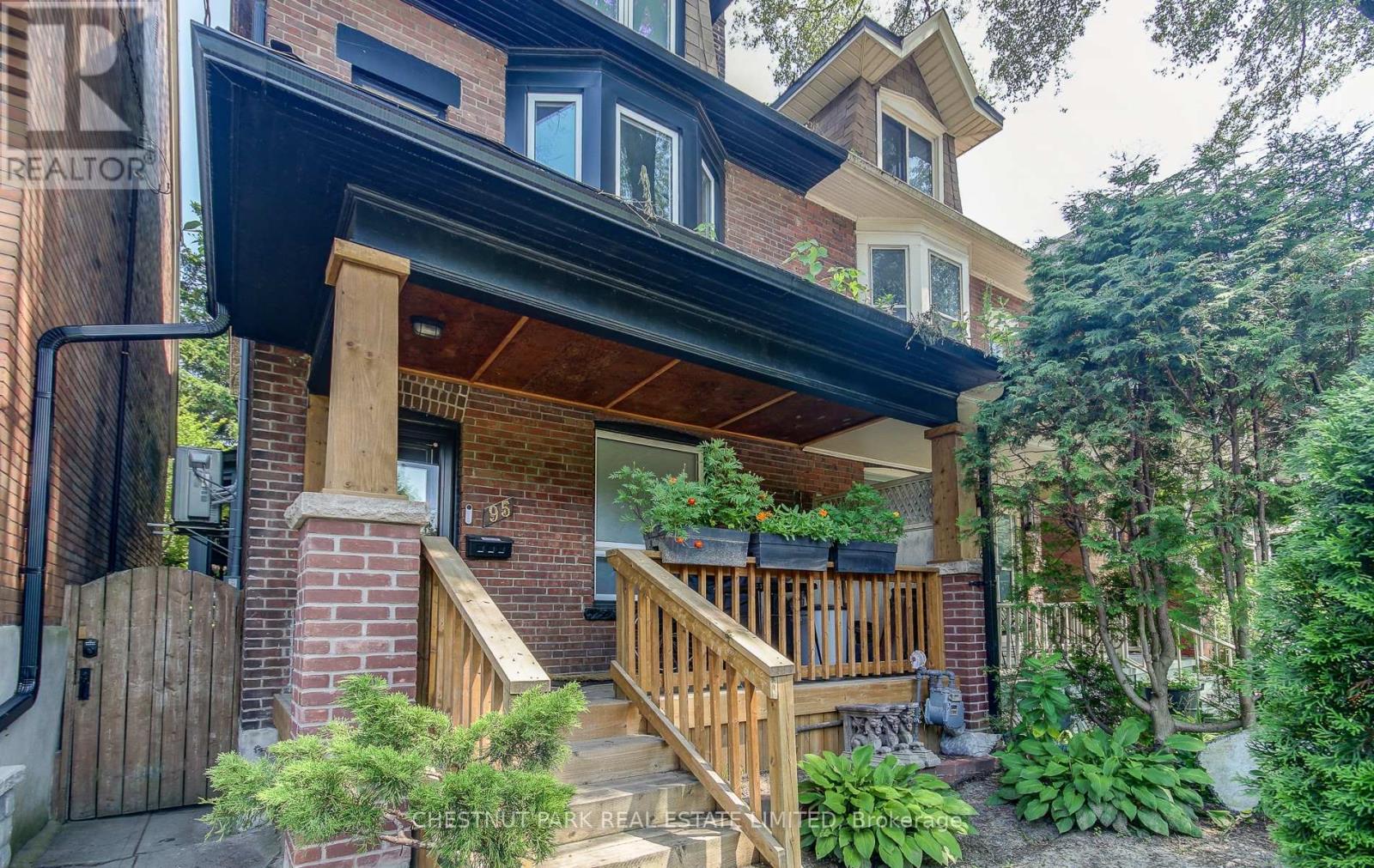 Rear - 95 Parkside Drive, Toronto, Ontario  M6R 2Y8 - Photo 3 - W13238258