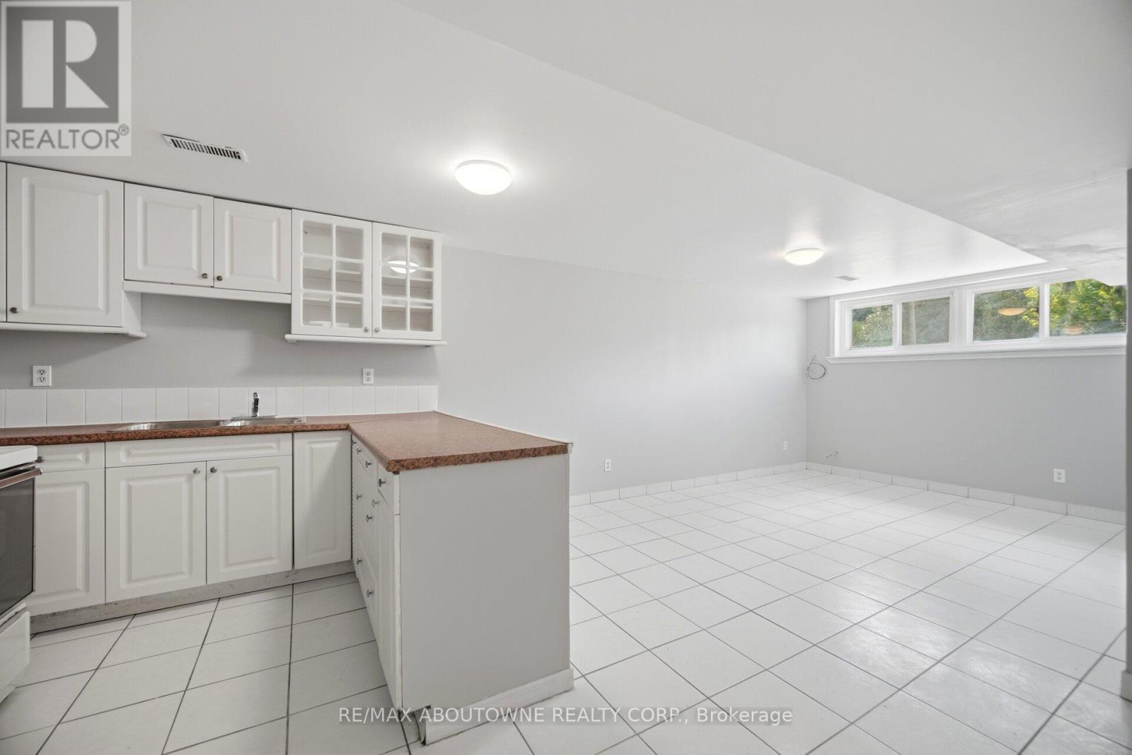 3 - 203 Nelson Street, Oakville, Ontario  L6L 3J4 - Photo 17 - W13238270