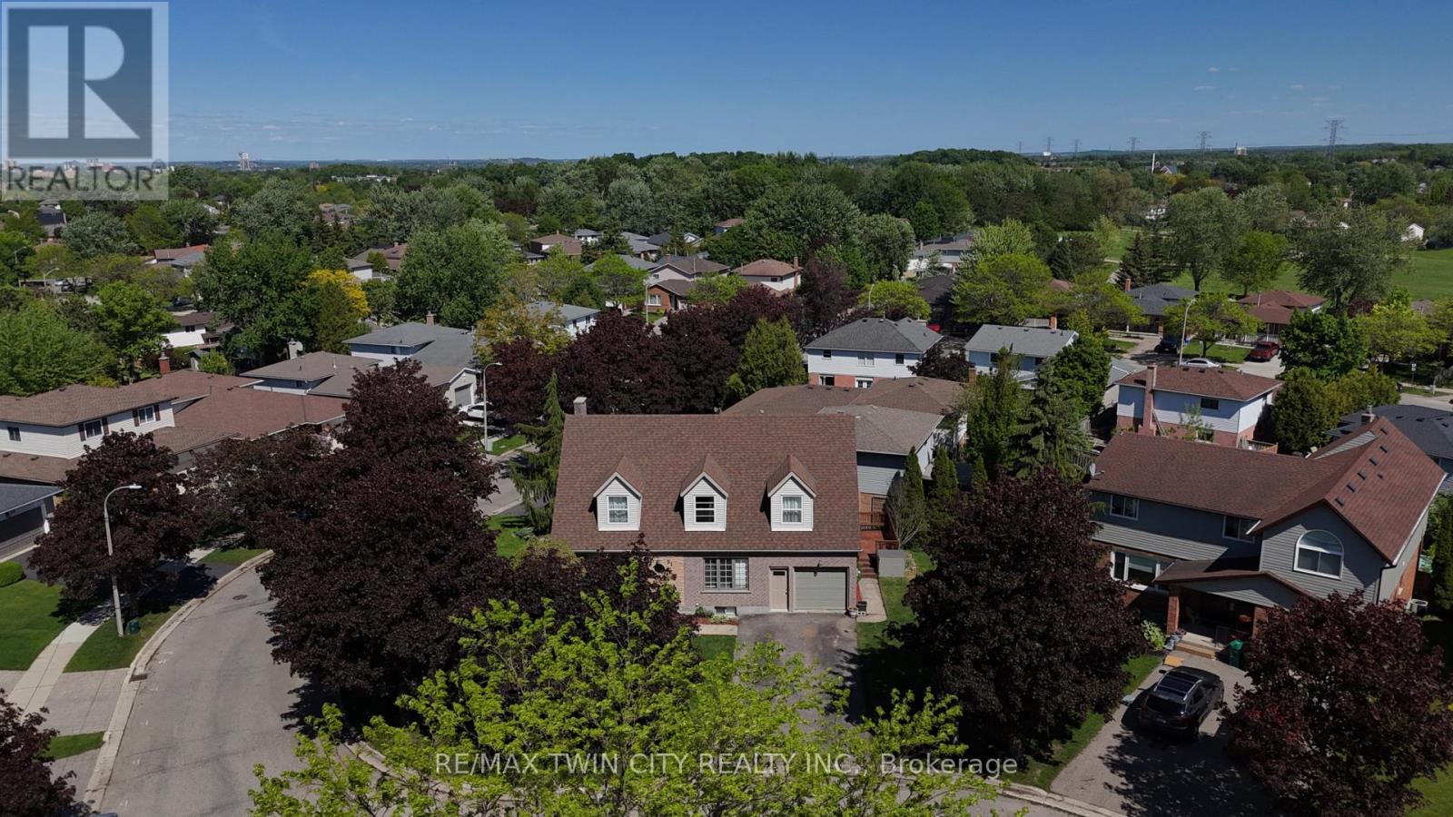 31 WINDERMERE COURT, Kitchener, Ontario