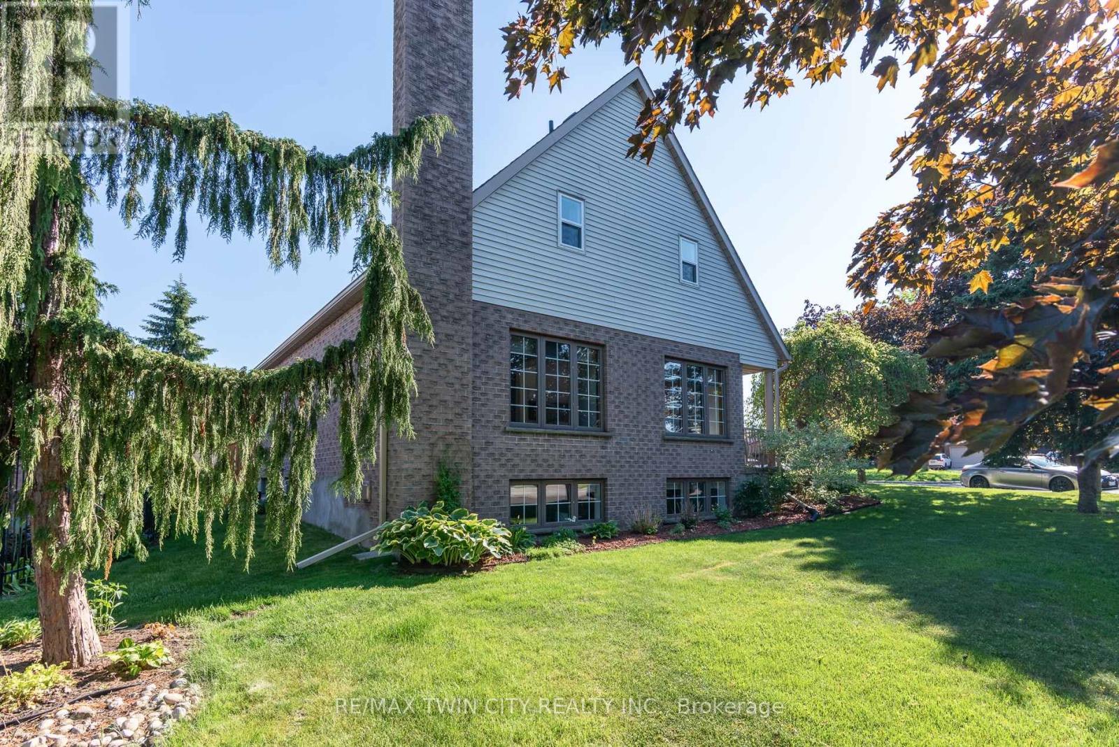 31 Windermere Court, Kitchener, Ontario  N2N 2W3 - Photo 10 - X13238346