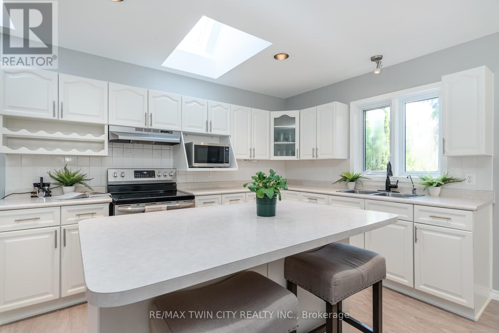 31 Windermere Court, Kitchener, Ontario  N2N 2W3 - Photo 26 - X13238346