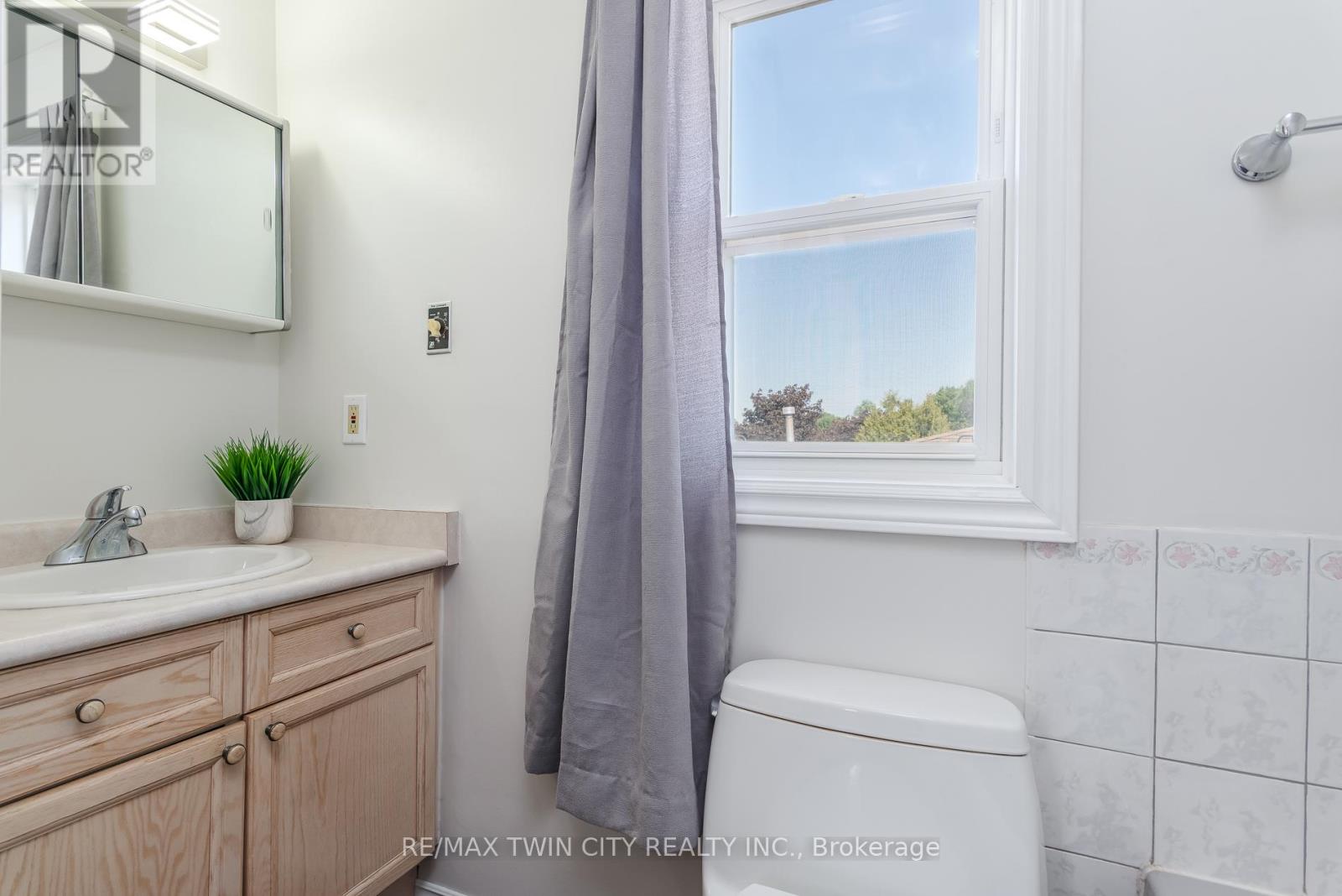 31 Windermere Court, Kitchener, Ontario  N2N 2W3 - Photo 36 - X13238346