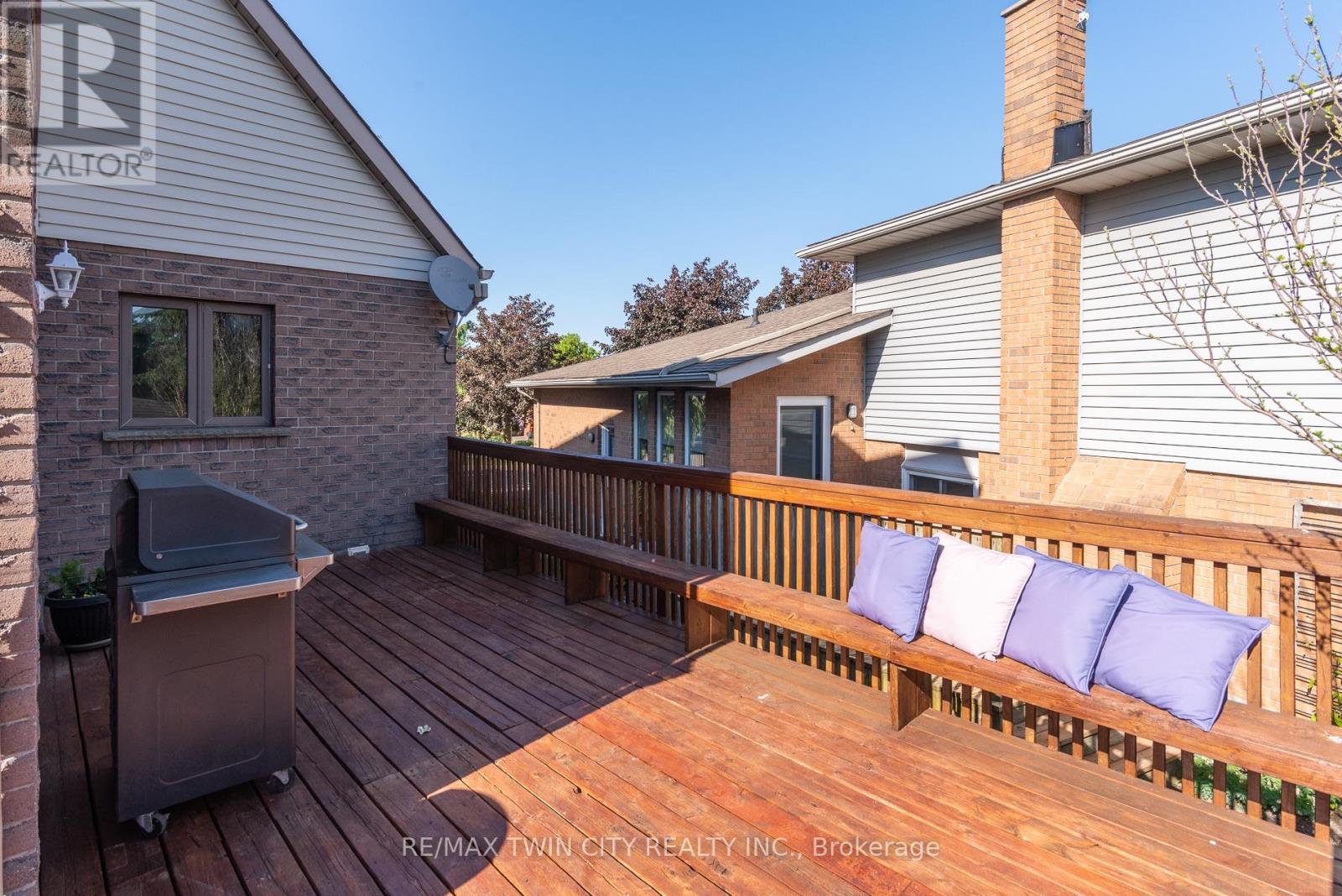 31 Windermere Court, Kitchener, Ontario  N2N 2W3 - Photo 47 - X13238346