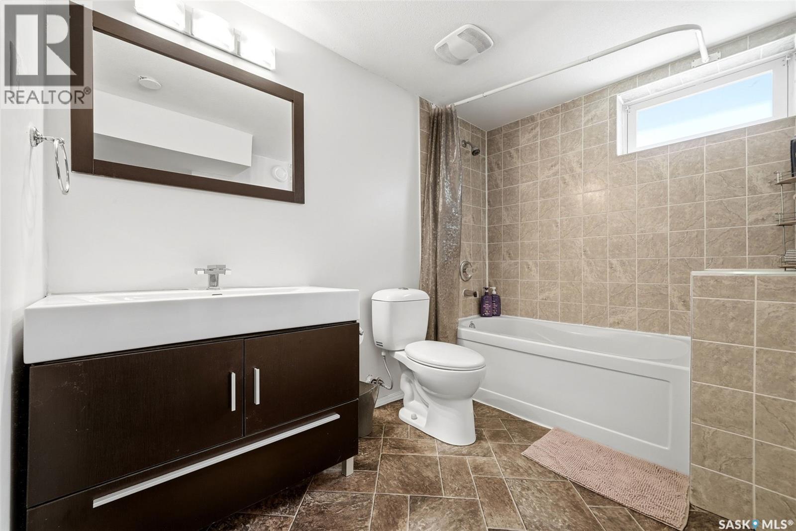 28 Cameron Crescent, Regina, Saskatchewan  S4S 2X2 - Photo 27 - SK037995